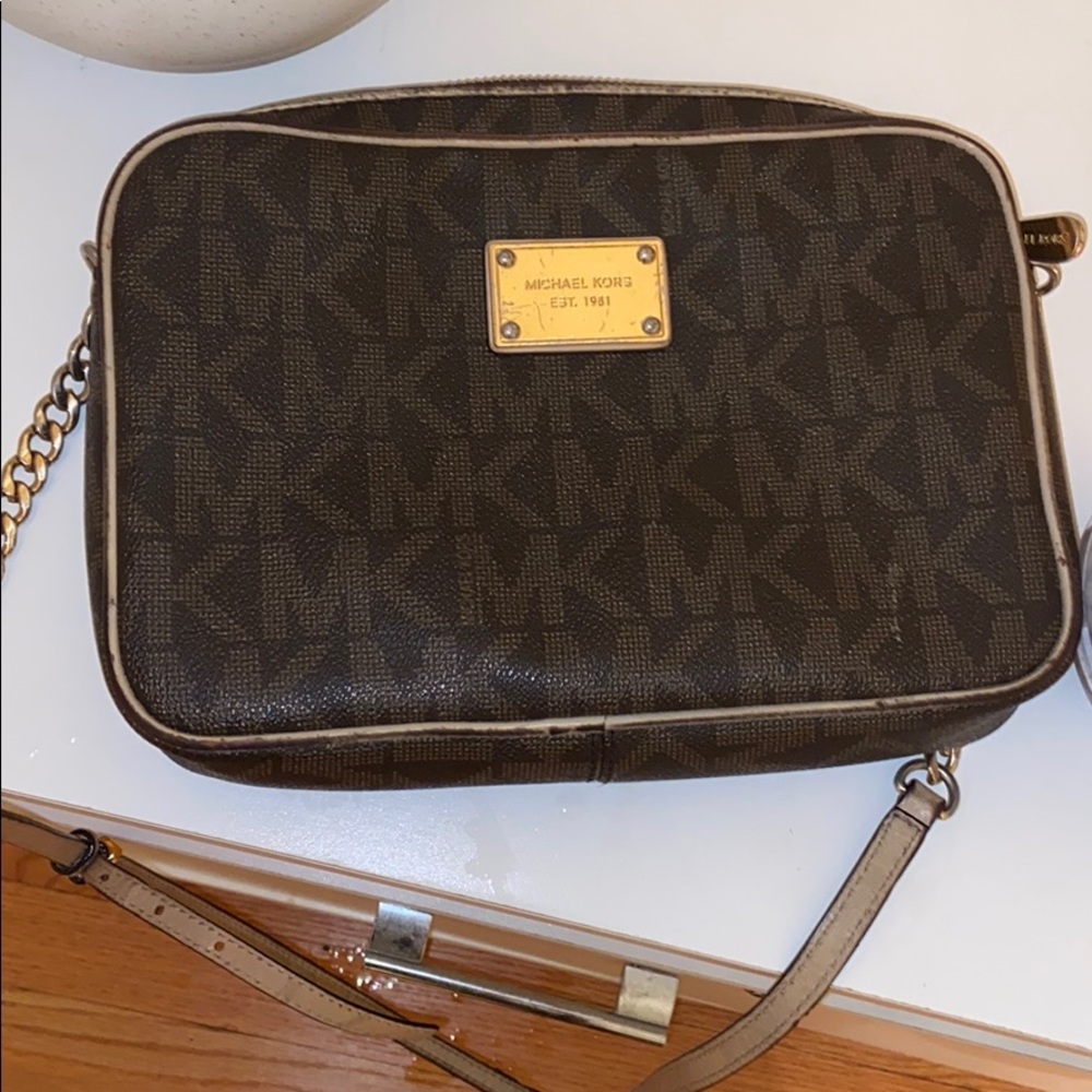 Micheal Kors purse